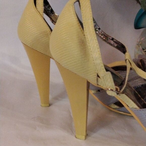 Poetic License T Strap Heels - Picture 8 of 13